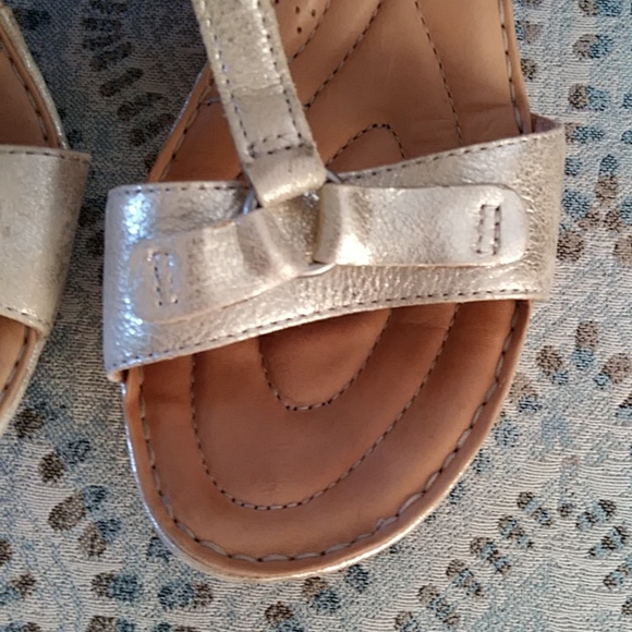 Born Crown Metallic Leather Heeled Sandal 8M/W Beige Cream Metallic - Picture 8 of 16